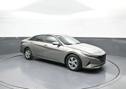 More photos of 2023 Hyundai Elantra SE at Plaza Hyundai, NY