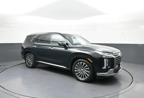 More photos of 2024 Hyundai Palisade Calligraphy at Plaza Hyundai, NY