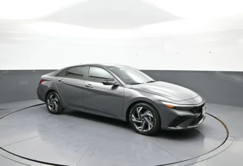 More photos of 2025 Hyundai Elantra SEL Sport at Plaza Hyundai, NY