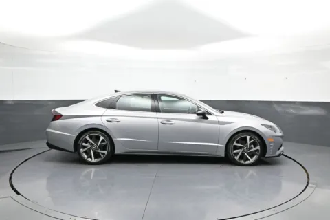 More photos of 2023 Hyundai Sonata SEL Plus at Plaza Hyundai, NY
