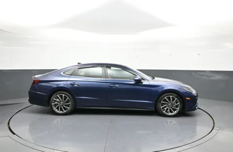 More photos of 2022 Hyundai Sonata Limited at Plaza Hyundai, NY