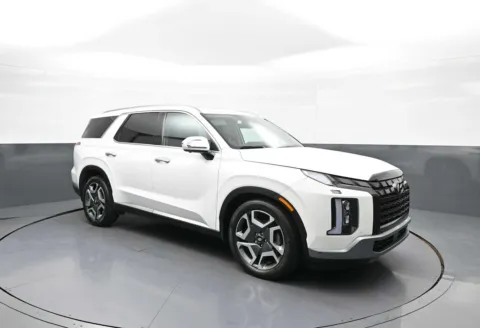 More photos of 2024 Hyundai Palisade Limited at Plaza Hyundai, NY
