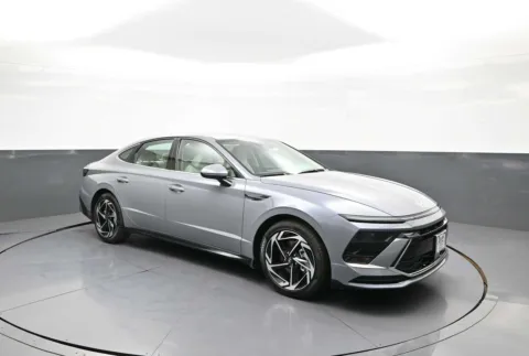 More photos of 2026 Hyundai Sonata SEL Sport at Plaza Hyundai, NY