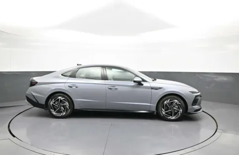 More photos of 2026 Hyundai Sonata SEL Sport at Plaza Hyundai, NY