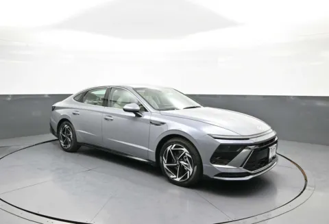 More photos of 2026 Hyundai Sonata SEL Sport at Plaza Hyundai, NY
