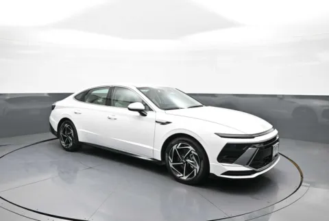 More photos of 2026 Hyundai Sonata SEL Sport at Plaza Hyundai, NY