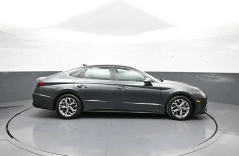 More photos of 2023 Hyundai Sonata SEL at Plaza Hyundai, NY