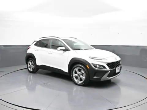 More photos of 2023 Hyundai Kona SEL at Plaza Hyundai, NY