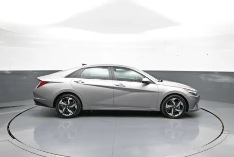 More photos of 2023 Hyundai Elantra SEL at Plaza Hyundai, NY