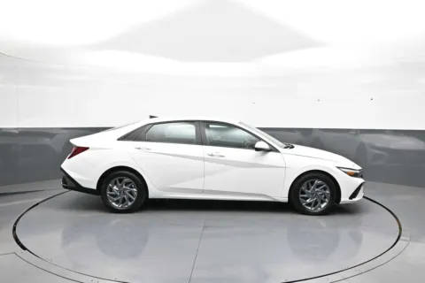 More photos of 2024 Hyundai Elantra SEL at Plaza Hyundai, NY