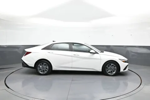 More photos of 2024 Hyundai Elantra SEL at Plaza Hyundai, NY