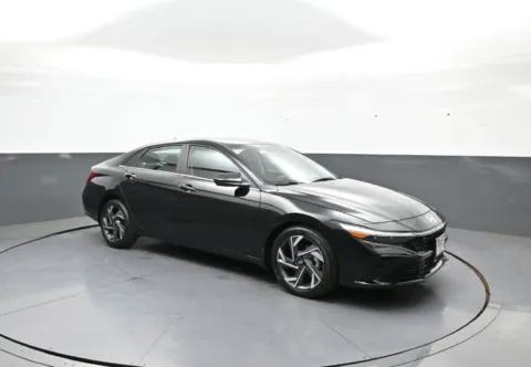 More photos of 2024 Hyundai Elantra SEL at Plaza Hyundai, NY