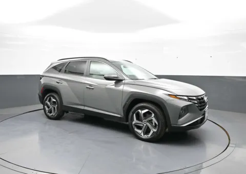 More photos of 2024 Hyundai Tucson SEL at Plaza Hyundai, NY