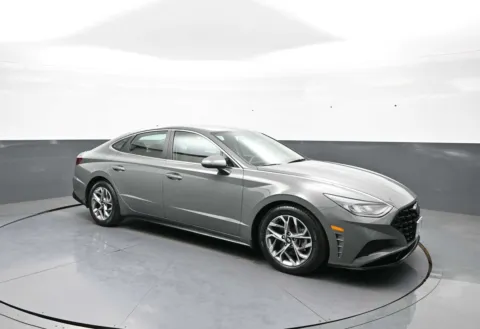 More photos of 2021 Hyundai Sonata SEL at Plaza Hyundai, NY