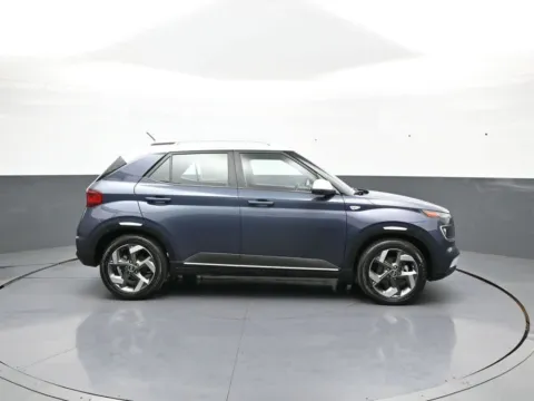 More photos of 2024 Hyundai Venue Limited at Plaza Hyundai, NY