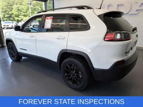 More photos of 2023 Jeep Cherokee Altitude at First Team Honda, VA