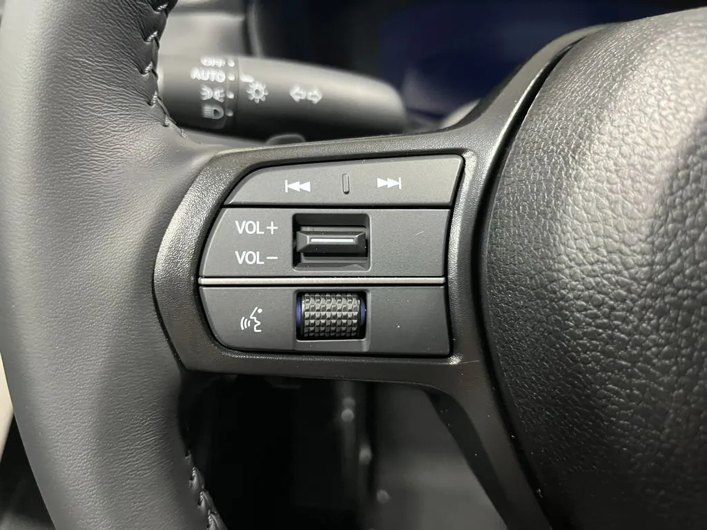 2026 Honda Accord Hybrid EX-L - Photo 17