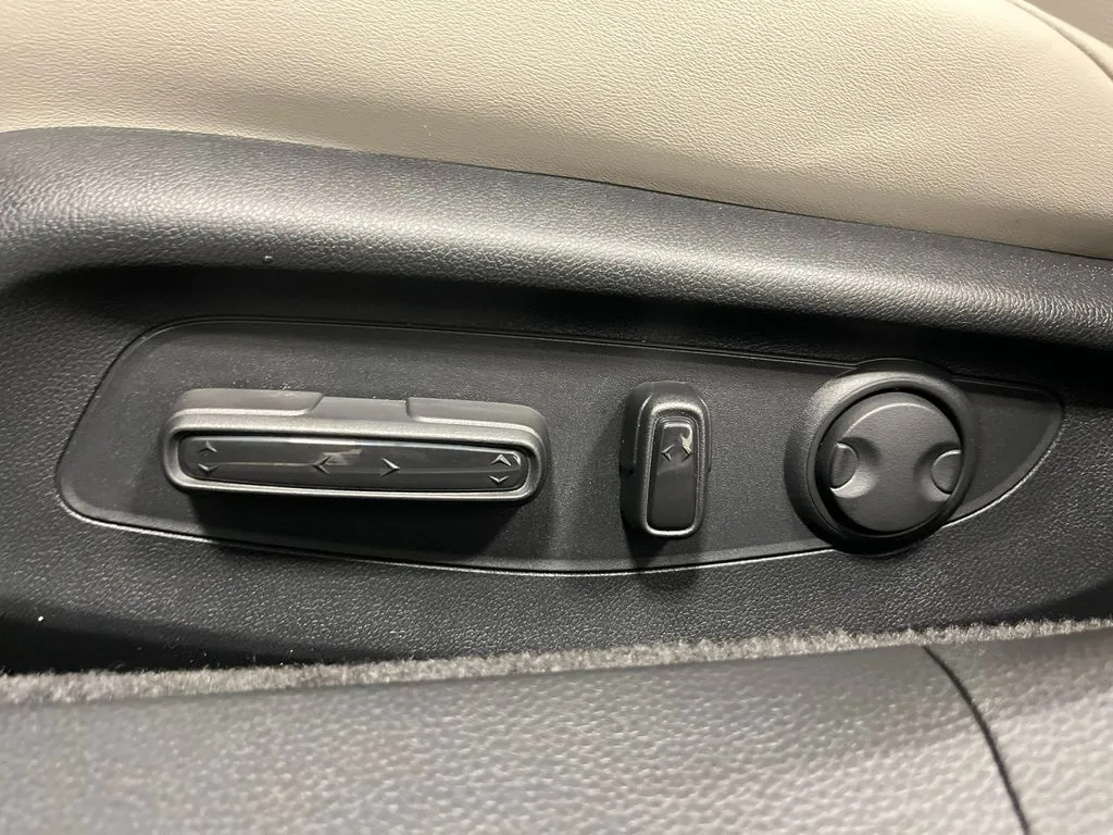 2026 Honda Accord Hybrid EX-L - Photo 14