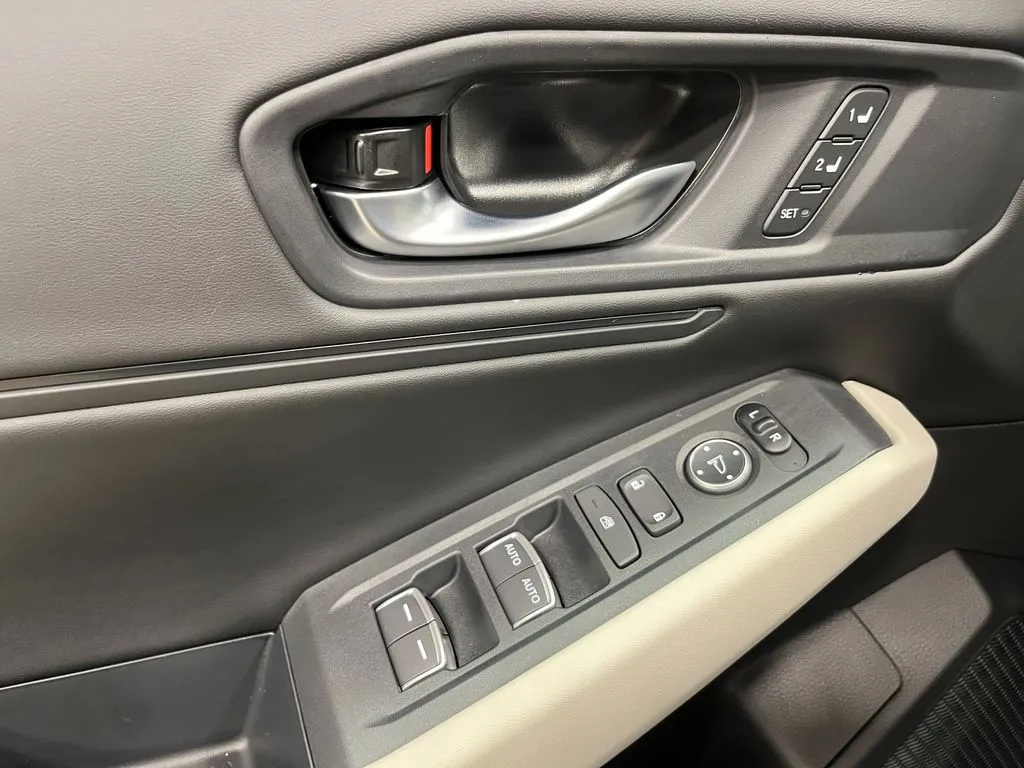 2026 Honda Accord Hybrid EX-L - Photo 13