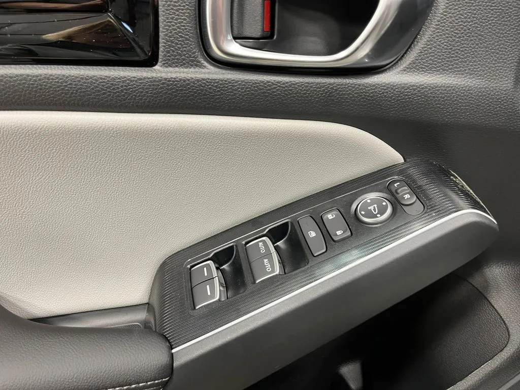 2026 Honda Civic Hatchback Sport Touring - Photo 15