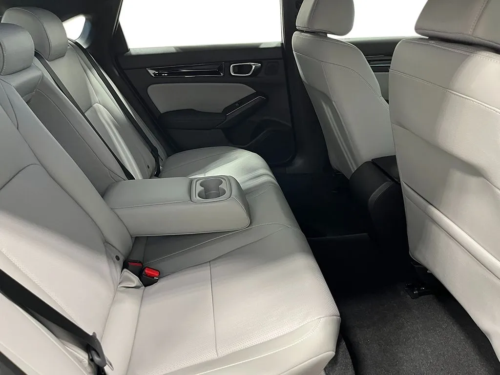 2026 Honda Civic Hatchback Sport Touring - Photo 28