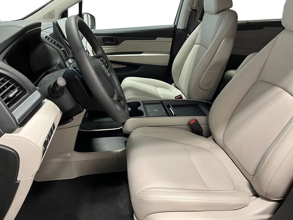 2026 Honda Odyssey EX-L - Photo 12