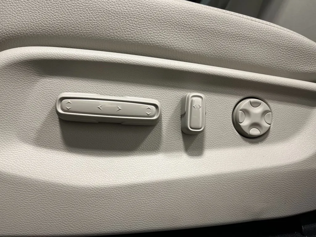 2026 Honda Odyssey EX-L - Photo 13