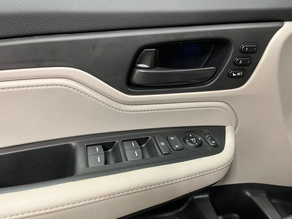 2026 Honda Odyssey EX-L - Photo 14