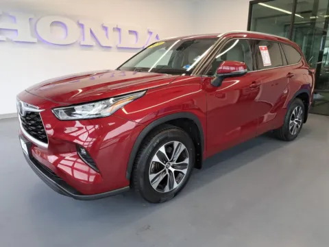 Photos of 2020 Toyota Highlander XLE for sale in Chesapeake, VA at First Team Honda