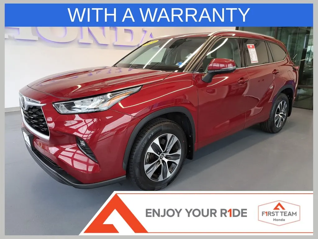 Red 2020 Toyota Highlander XLE for sale in Chesapeake, VA