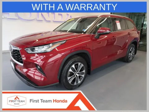 Red 2020 Toyota Highlander XLE for sale in Chesapeake, VA