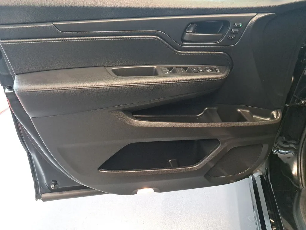 2024 Honda Odyssey SPORT - Photo 12