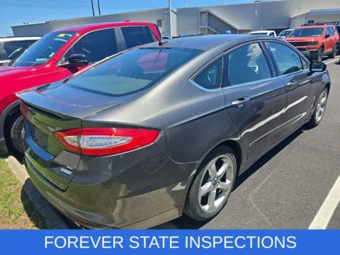 More photos of 2015 Ford Fusion SE at First Team Honda, VA