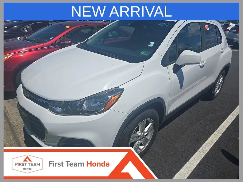 White 2020 Chevrolet Trax LS for sale in Chesapeake, VA