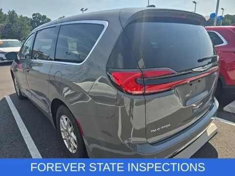 More photos of 2025 Chrysler Pacifica Select at First Team Honda, VA