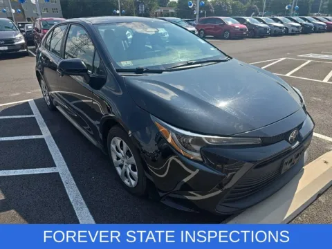 More photos of 2023 Toyota Corolla LE at First Team Honda, VA
