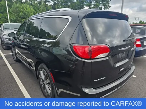 More photos of 2017 Chrysler Pacifica Limited at First Team Honda, VA