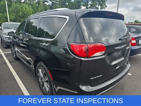 More photos of 2017 Chrysler Pacifica Limited at First Team Honda, VA