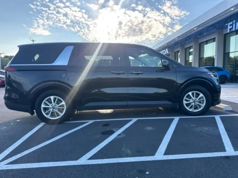 Photos of 2023 Kia Carnival LX for sale in Chesapeake, VA at First Team Honda