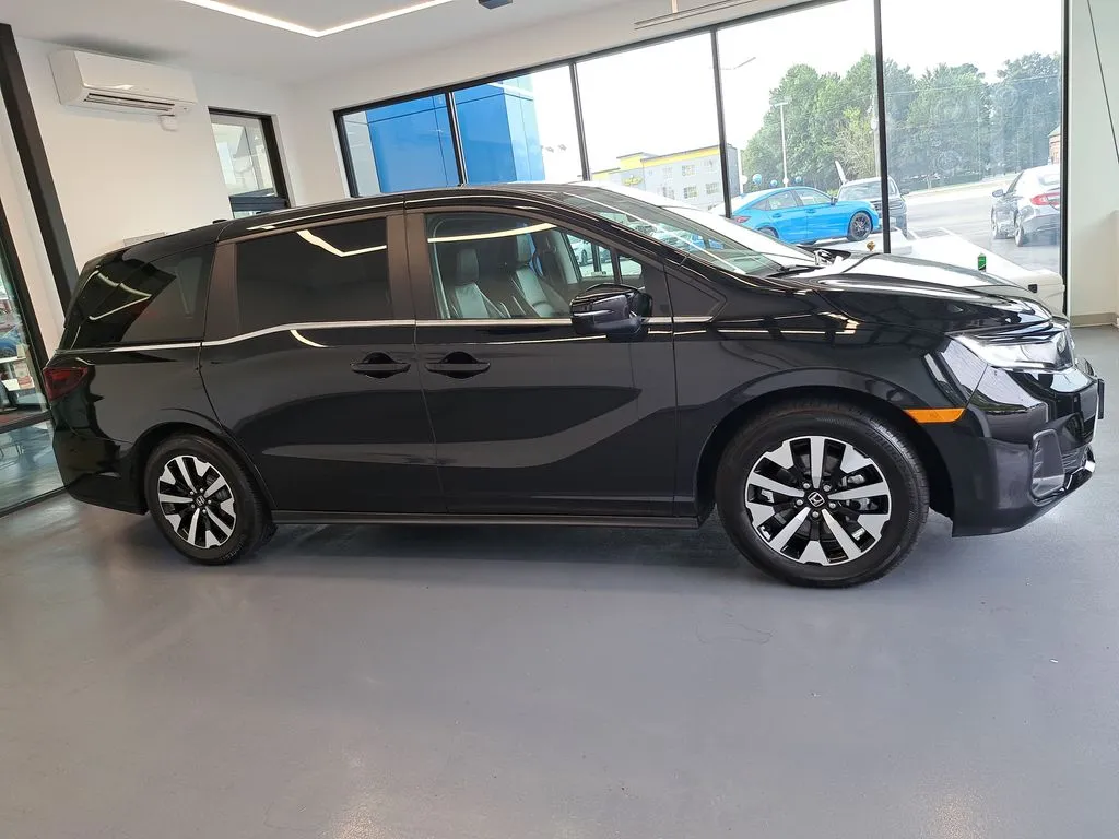 2026 Honda Odyssey EX-L - Photo 7