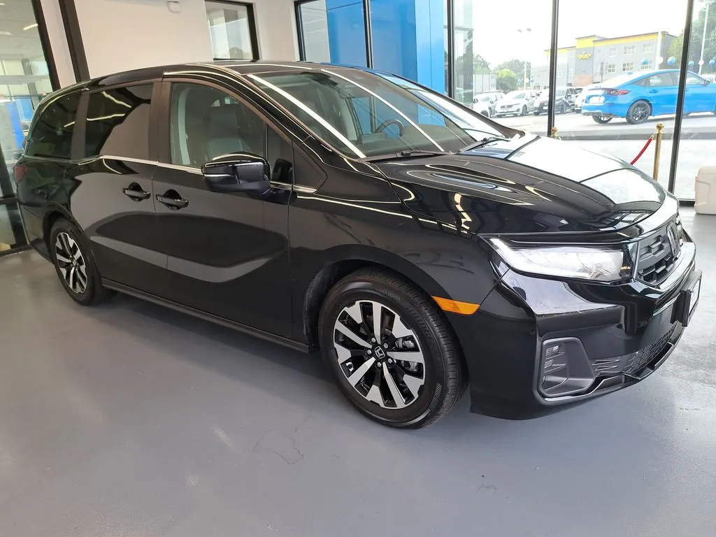 2026 Honda Odyssey EX-L - Photo 8