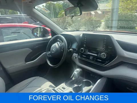 More photos of 2020 Toyota Highlander LE at First Team Honda, VA