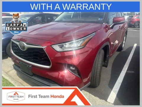 Red 2020 Toyota Highlander LE for sale in Chesapeake, VA