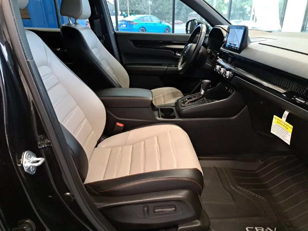 2025 Honda CR-V Sport Touring - Photo 32