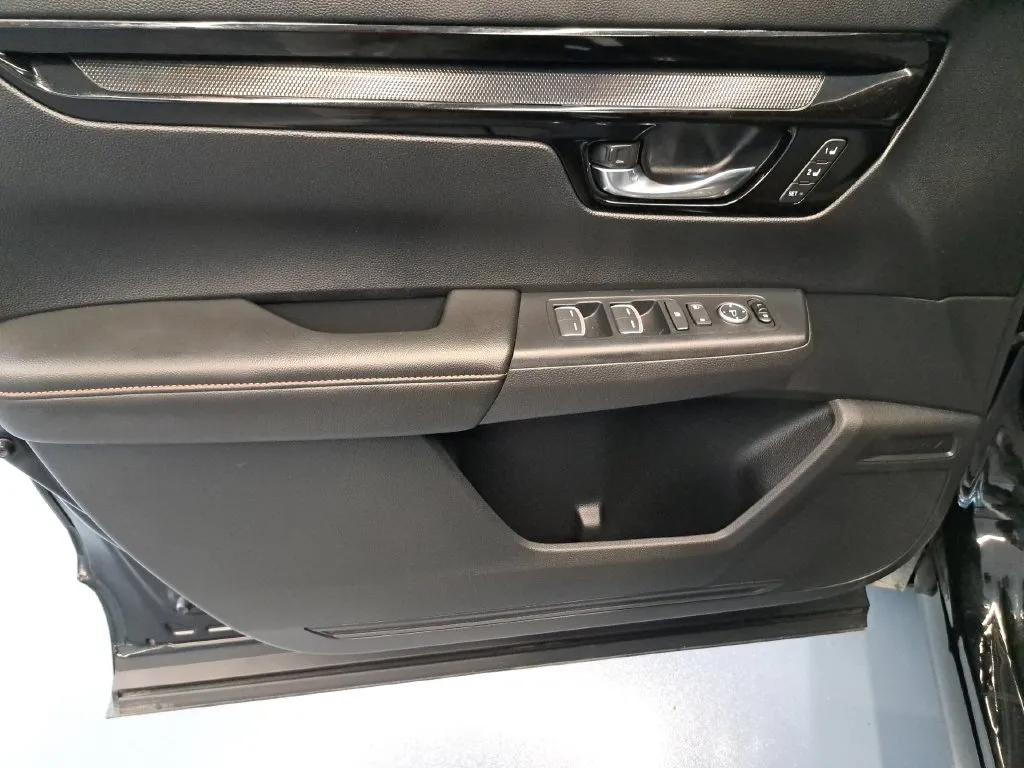 2025 Honda CR-V Sport Touring - Photo 12