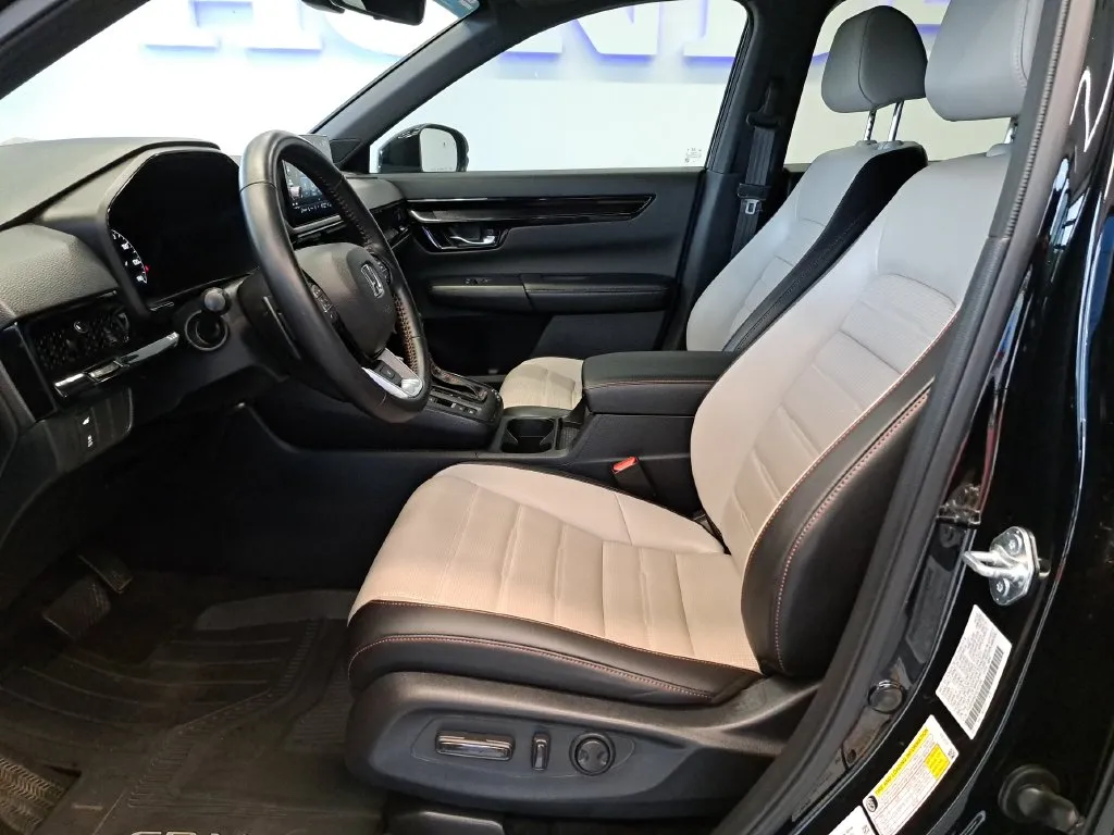 2025 Honda CR-V Sport Touring - Photo 15