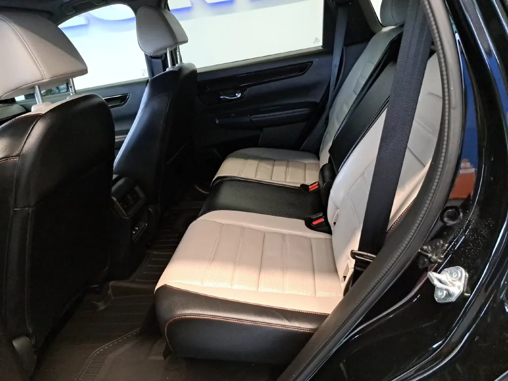 2025 Honda CR-V Sport Touring - Photo 28