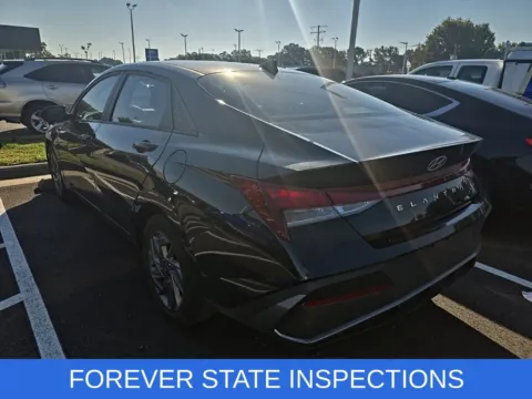 More photos of 2024 Hyundai Elantra SEL at First Team Honda, VA