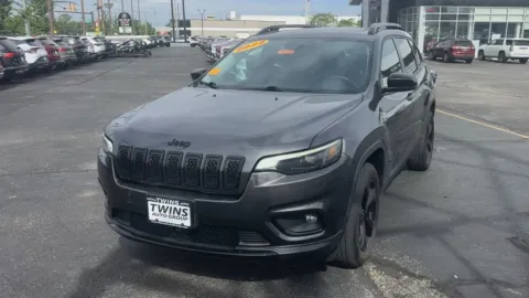 More photos of 2022 Jeep Cherokee Latitude Lux at Twins Buick GMC, OH