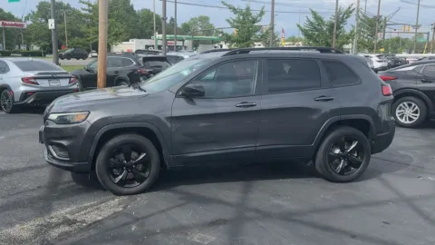 More photos of 2022 Jeep Cherokee Latitude Lux at Twins Buick GMC, OH